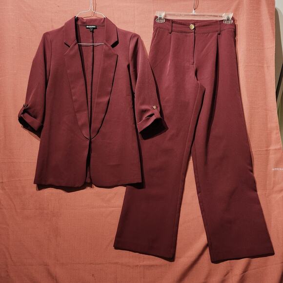 Women's Sz Medium Burgundy Open Front Power Suit Blazer & Trousers 3/4 Sleeve - Picture 1 of 10
